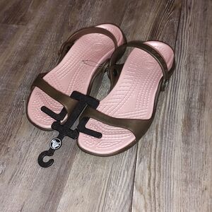 Crocs brown girls sandals Sz 4 New